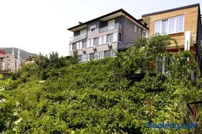 HOME 12 - Image 2