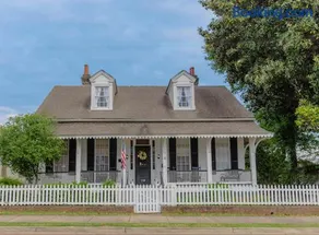 The Quarters - Image 1
