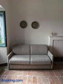 Giardino in piazza, casa in pietra a San Leo - Image 3