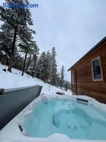 EPIC VIEWS! Luxury Cabin - HotTub, BBQ - Close to SKI, Trails, Red Rocks - Image 2