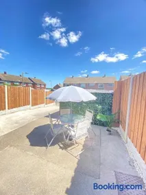 Maltby House, Rotherham for contractors & Families, free private parking, fast wifi, spacious,WIFI etc - Image 3