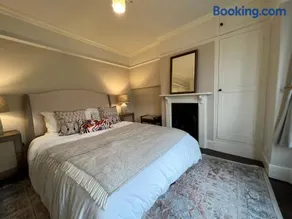 Central Dartmouth 3 Bed Home - Image 4