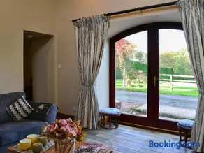 Garden Cottage - Image 2