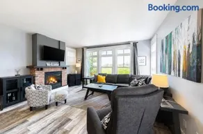 Rivergrass by Property Valet - Image 2
