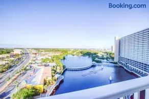 BEAUTIFUL 3 BD Laketown Wharf 1133- Best Amenities! - Image 4