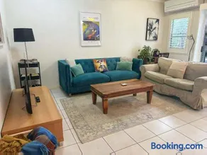 Large and stylish Townhouse in chic area - Image 1