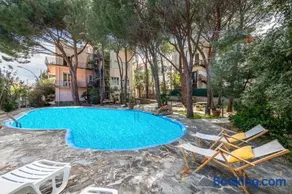 villa in centro con piscina - Image 1