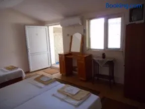 Guest House Borisov - Image 1