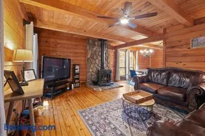 Woodsy Retreat-LakePoint In 5-Play Rest Repeat - Image 2