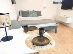 Suite 13 Apartment mit Netflix - Image 1