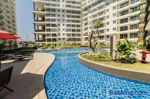 Modern & Cozy 2BR at Gateway Pasteur Apartment By Travelio - Image 2
