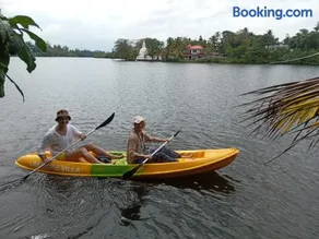Lake Life Villa - Image 4