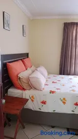 NEMARA Self Catering Lodge - Image 2