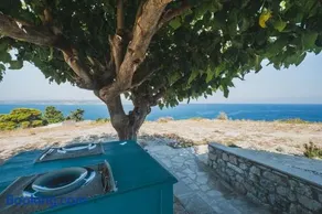 Karavos View - An artists' hideaway Paradise - Image 1