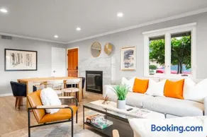 4BR Lux Los Gatos Home: Style & Comfy - Image 1