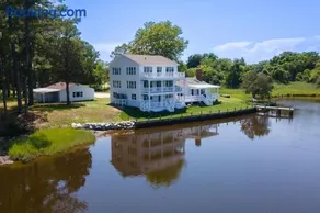 Creek House - Waterfront Oasis on Holden - Image 1