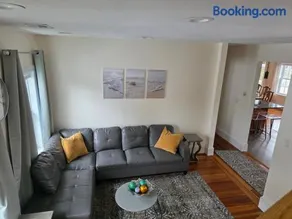 2StoryApt South of Boston Spacious and Convenient - Image 3