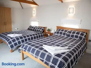Bright Private Terrace - Free Private Parking - TV - WiFi - Netflix - Image 2