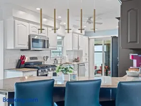 Lakefront Luxury - Kayaks - 4 Bedrooms - 3 Full Baths - Sleeps 8 - Image 2
