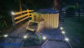 Brewers Bolt Cozy Unique Shepherds Hut - Hot Tub! - Image 3
