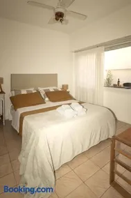 DEPARTAMENTO cerca de CABA hasta 4 personas Parking Gratis Patio ideal familias estadias cortas por Trabajo Recitales Salud y Capacitaciones - Image 2