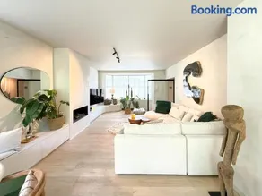 Peaceful 3-bedroom Knokke villa with spacious garden - Image 2