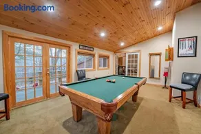 10 Min to Loon-Hottub-Pet Friendly-EV Charger - Image 3