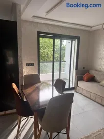 Appartement avec balcon vue sur forêt - centre ville - Image 2