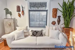 Exquisite Luxury Estate - Steps to Downtown - Image 4