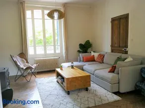 Charmante maison bourguignonne avec grand jardin et parking - Image 1