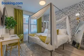 Opulence in Olive with Free Parking, 2 BR 2 baths Suite, 5 beds and Sleeps 8 - Image 2