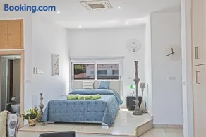 Pallini Court - Image 2