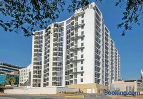Executive Luxury Apartment Sandton - Image 3