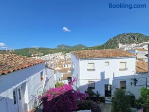 EL BOTIJO Las puertitas rojas - Image 1