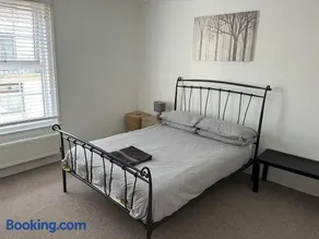 Pier Road Holiday Home - Image 4