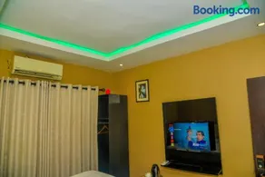 Triple Tee Hotel - Image 3