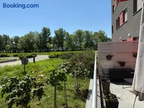 Lake Garden - Cozy Two-Bedroom Apartment with flexible Check-In, Terrace, and Netflix - Image 1