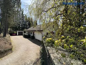 Private Spacious Villa near Winterberg and Willingen 14 Guests HUGE GARDEN Free Parking for Multiple Cars - Image 1