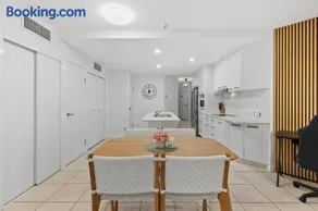 Tingeera Beachfront Apartments - Image 3