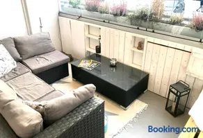 Cozy home away from home - Image 2