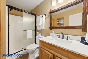 Creekside Suites 06 by Estes Park Condos - Image 2