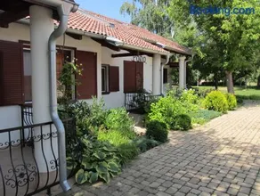Villa Patio - Image 1