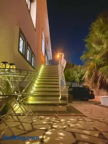 Villa Dagmar LUNEL Artistique - Image 1