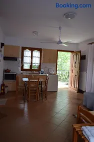 Hostel Gerakina ΙΙ - Image 2