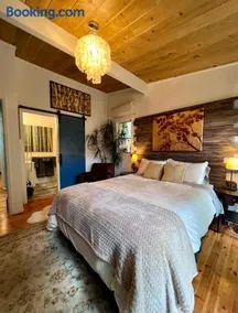Arcata Forest Retreat Peaceful Redwood Suite 5 min to Downtown Arcata w Private Patio Fountain & Fire Pit - Image 1