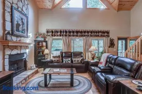 Oasis In the Mountains - Image 3