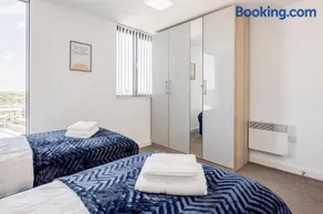 Penthouse Panoramic 2 Bedroom -Basildon Essex - Image 2
