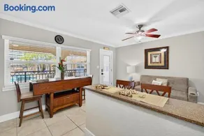 Coconut Villa Suite 2 - Image 3