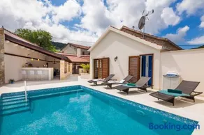 Villa Jasmine - Image 1