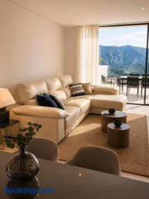Palo Alto Skyline Retreat - Image 4